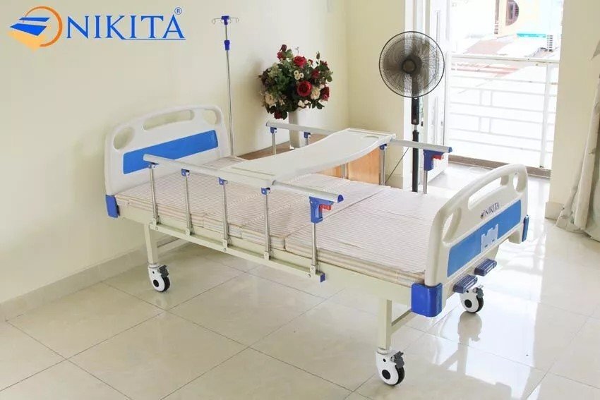chức năng giường y tế 3 tay quay có bô vệ sinh Nikita NKT-DCN03